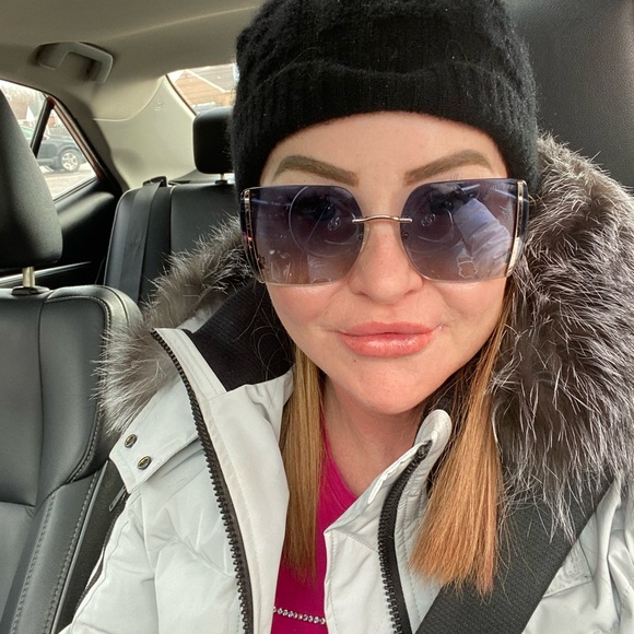 Meet your Posher, Rhonda - Picture 5 of 5